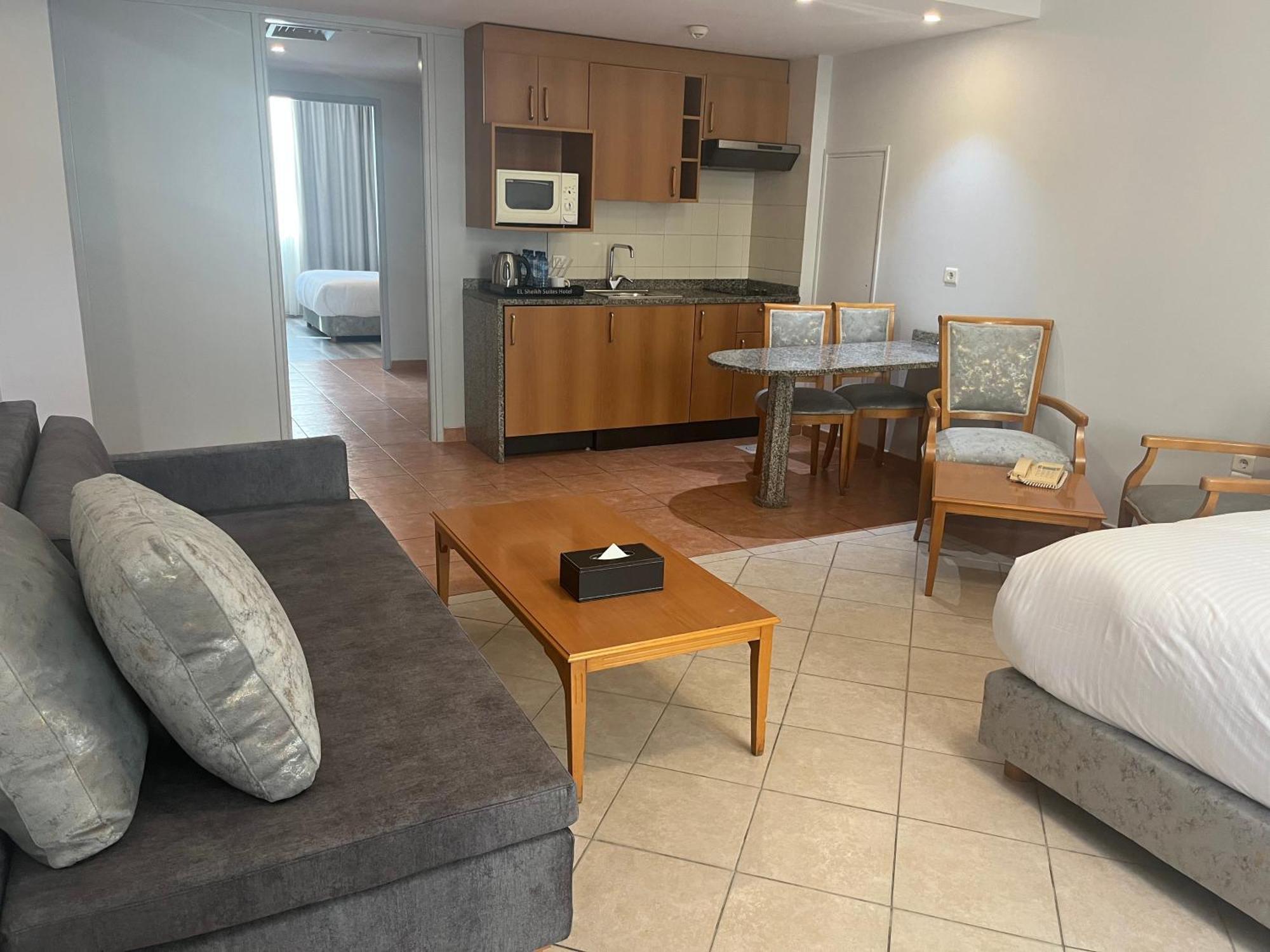El Sheikh Suites Hotel 베이루트 외부 사진